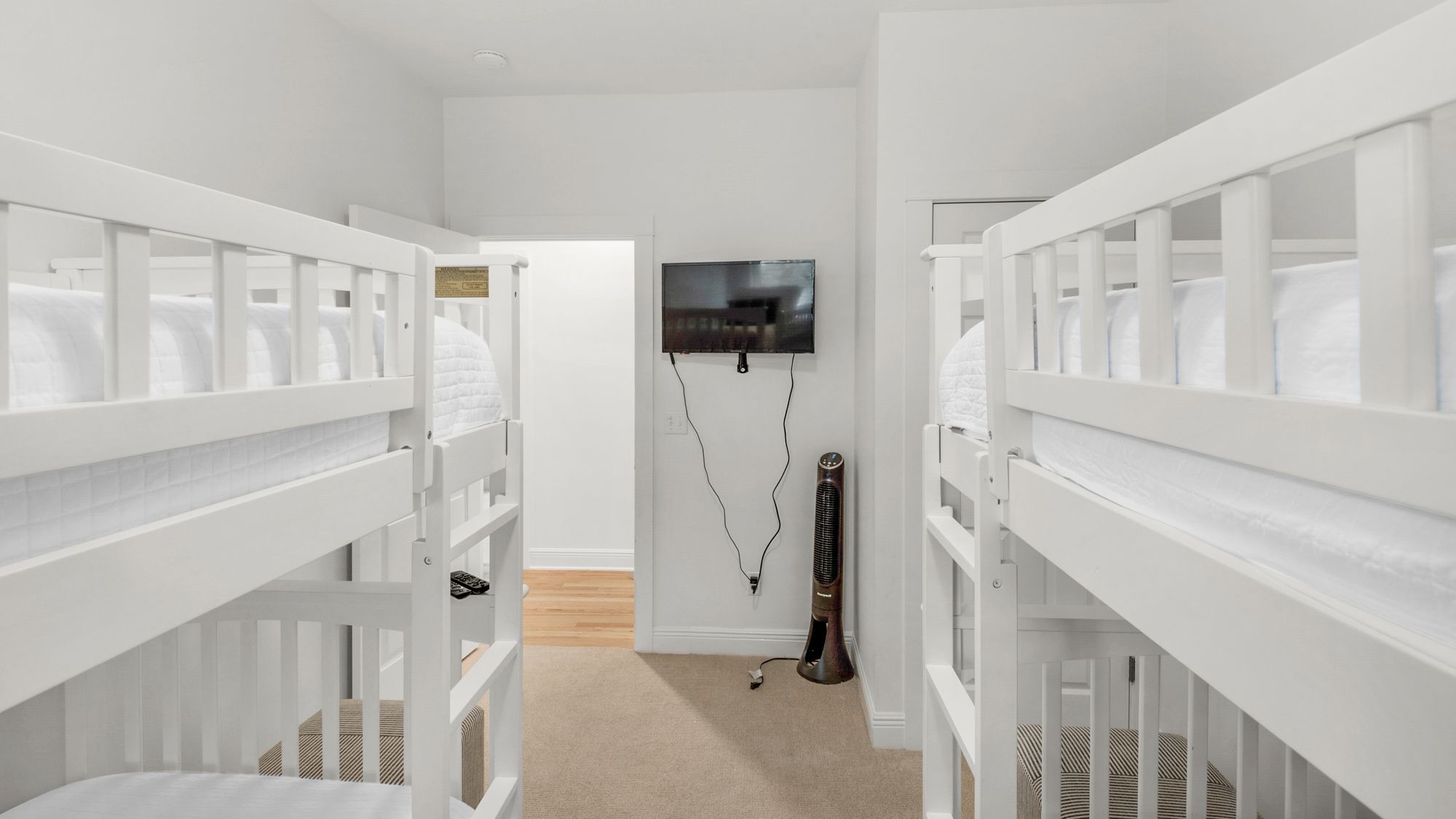 Grateful By The Sea Bunkroom