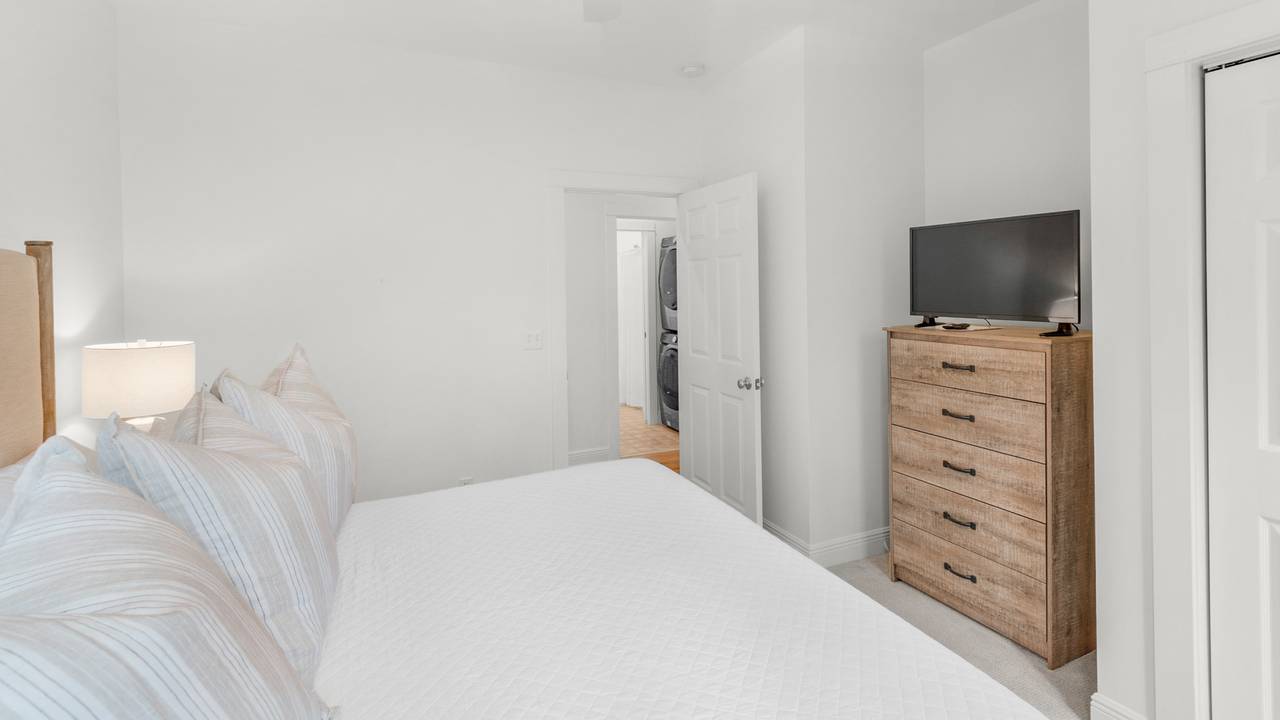 Grateful By The Sea King Bedroom Grateful By The Sea King Bedroom