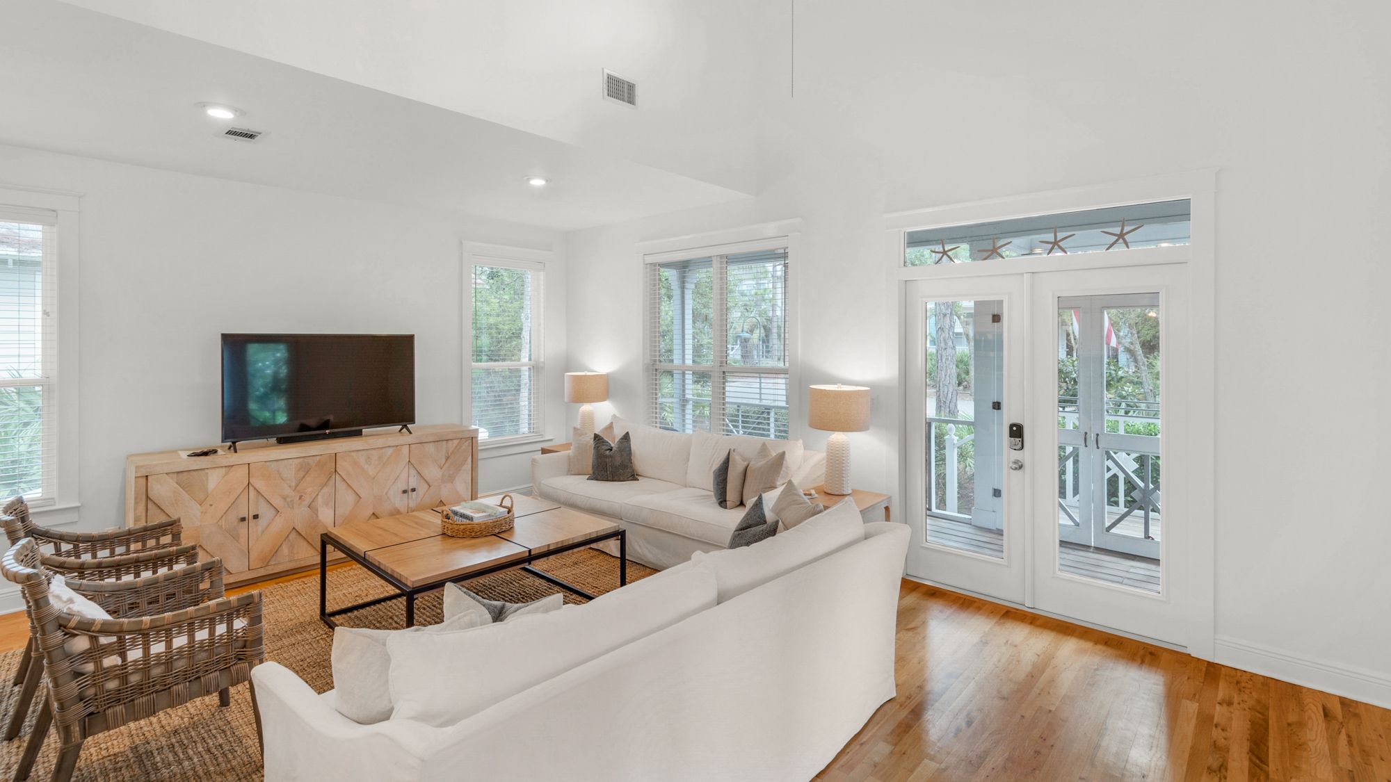 Grateful By The Sea Main Living Area