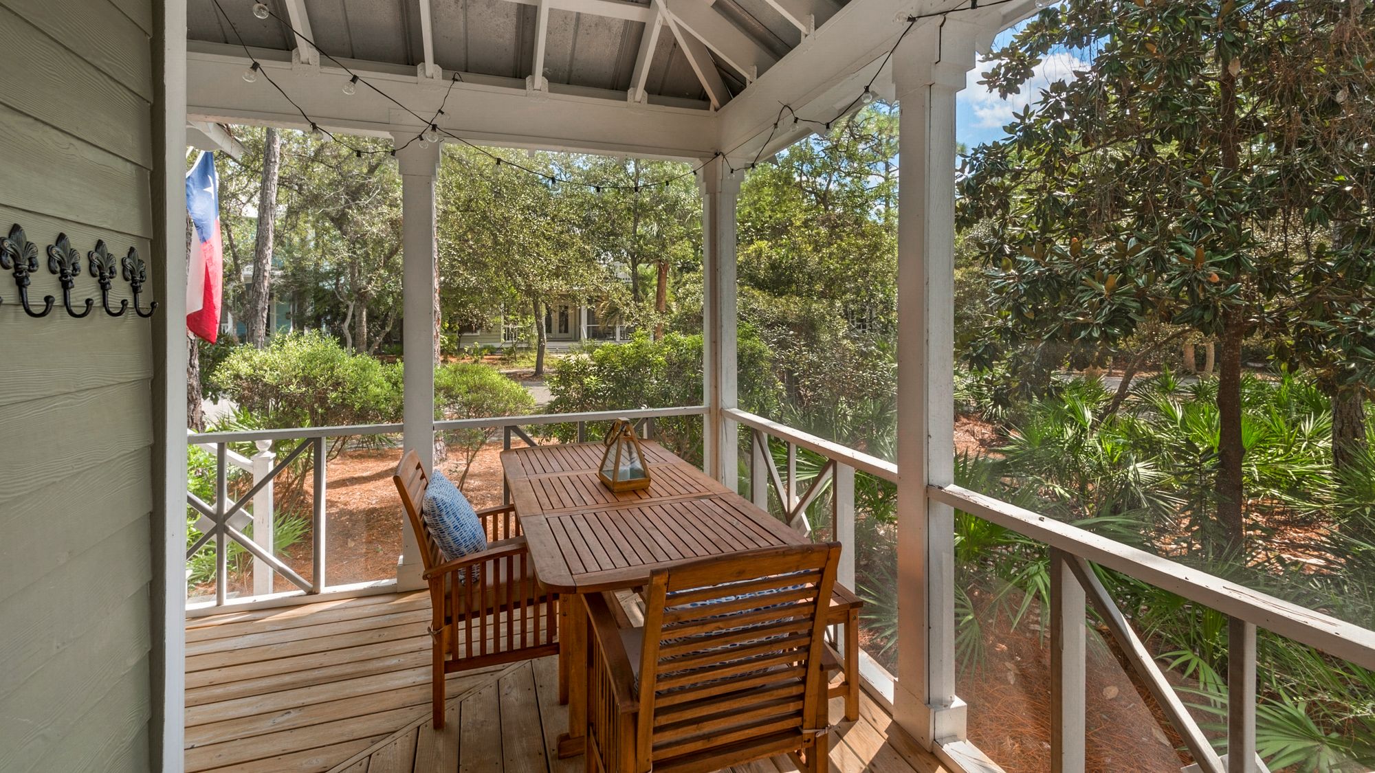 Grateful By The Sea Front Porch