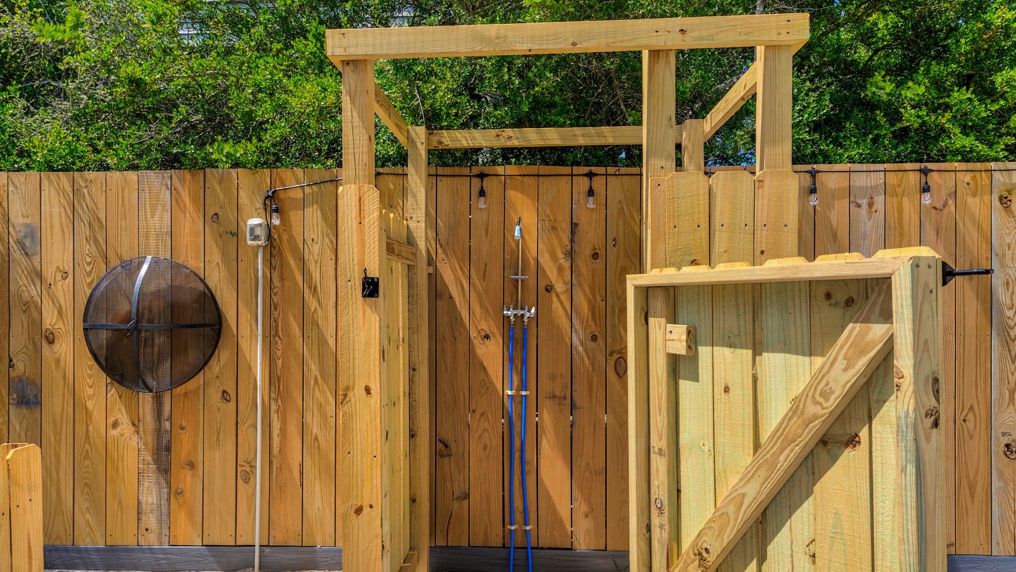 GRYTF Outdoor Shower
