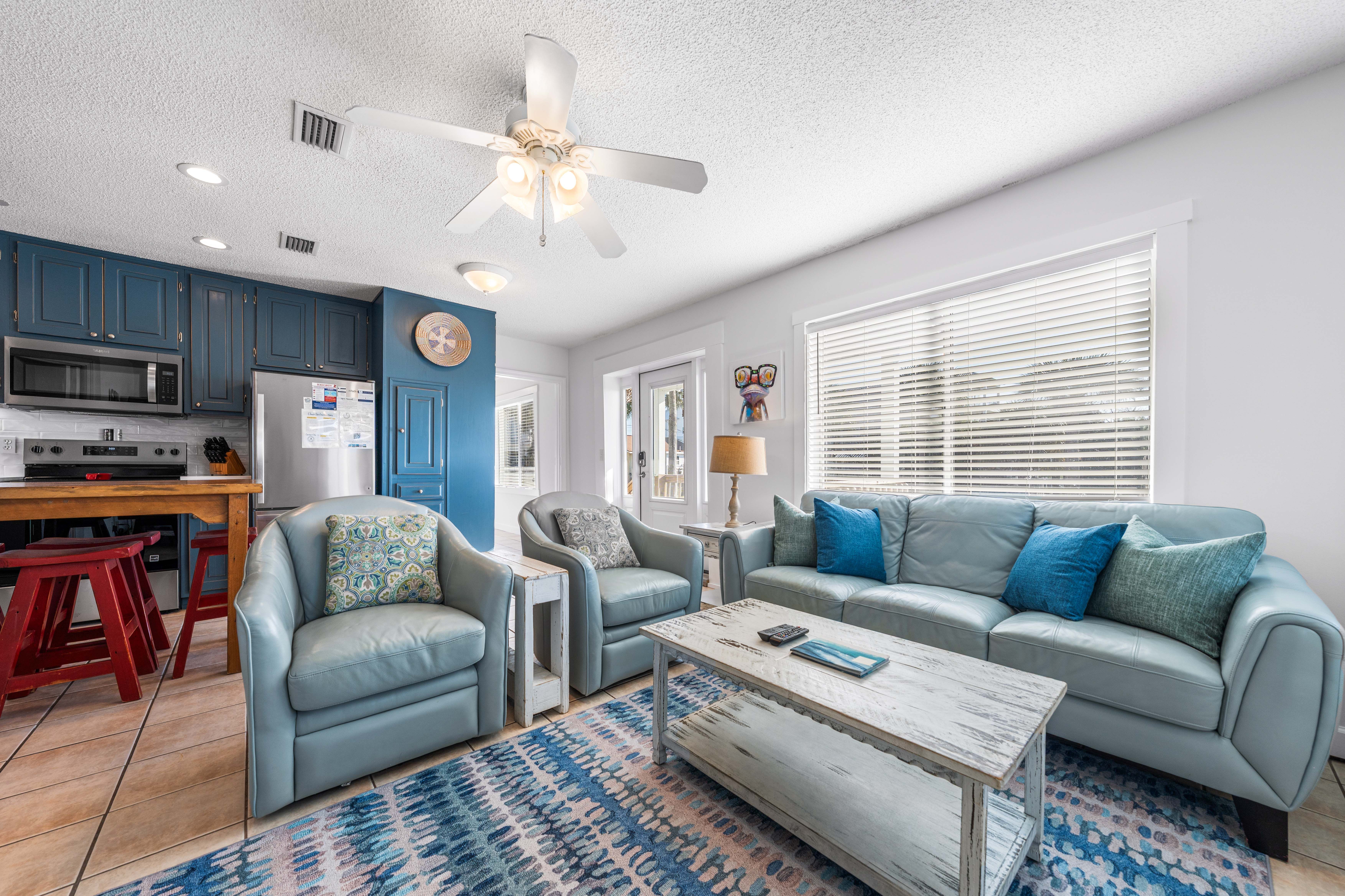 Leo_s Hideaway - Living area