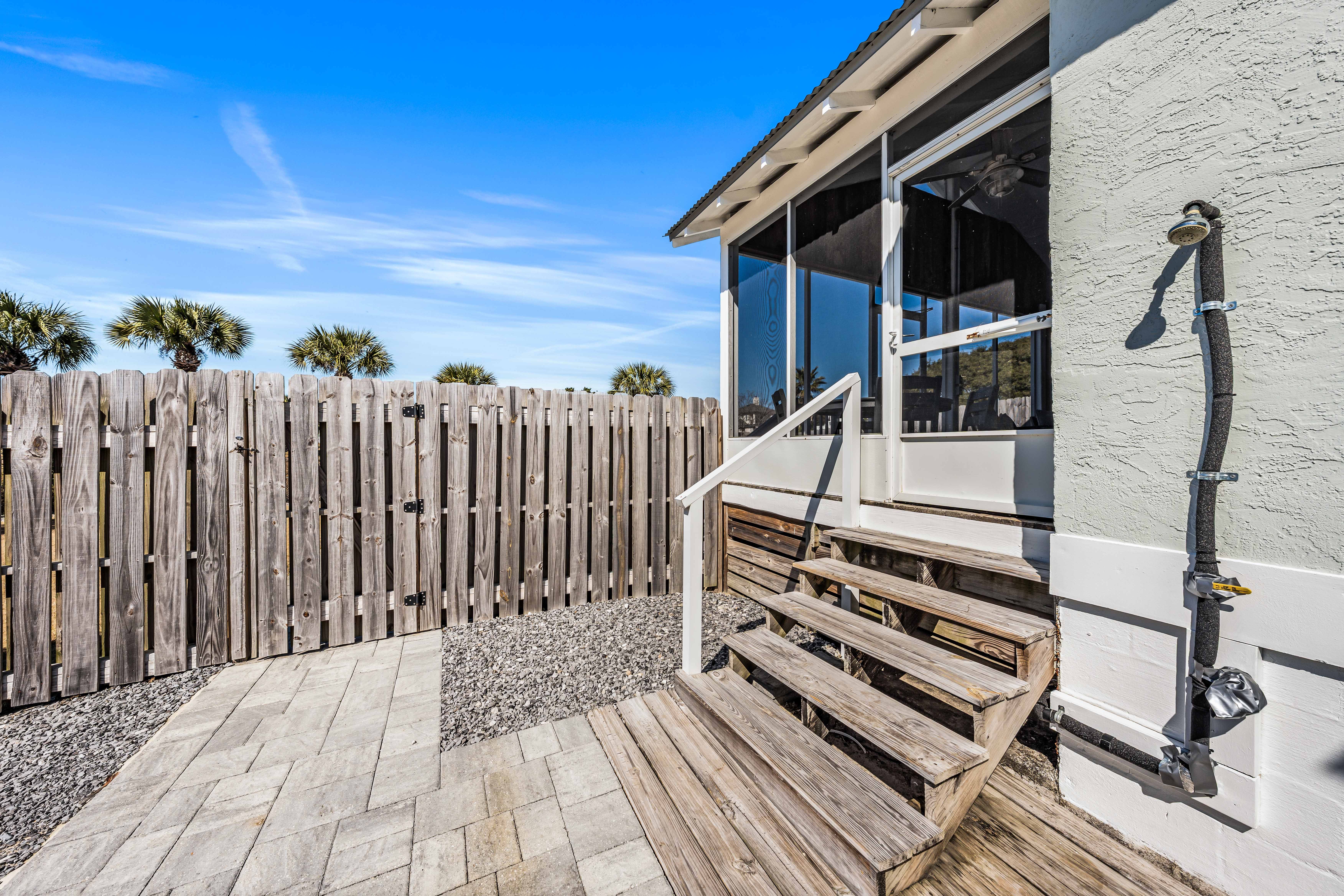 Leo_s Hideaway - Outdoor Shower