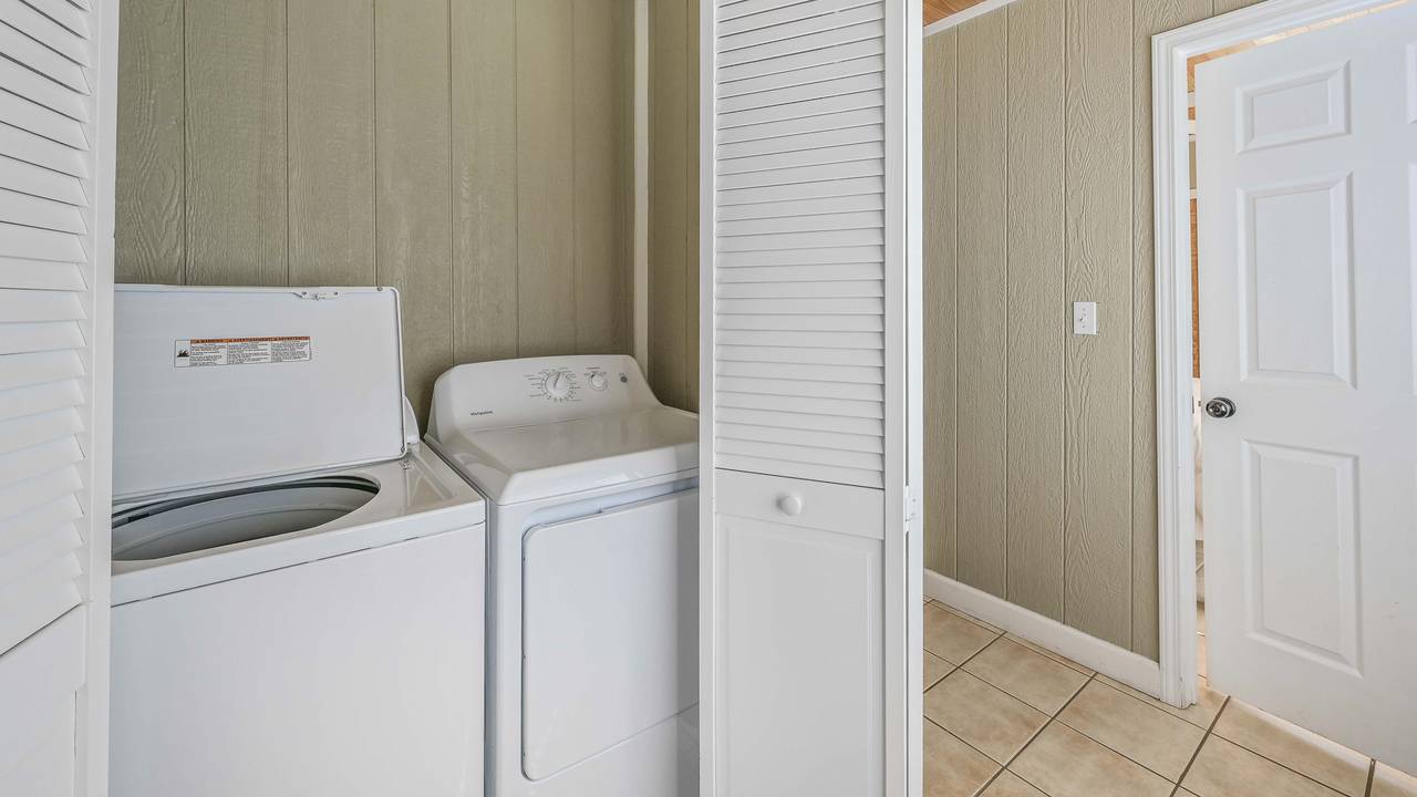 Leo's Hideaway Laundry Leo's Hideaway Laundry