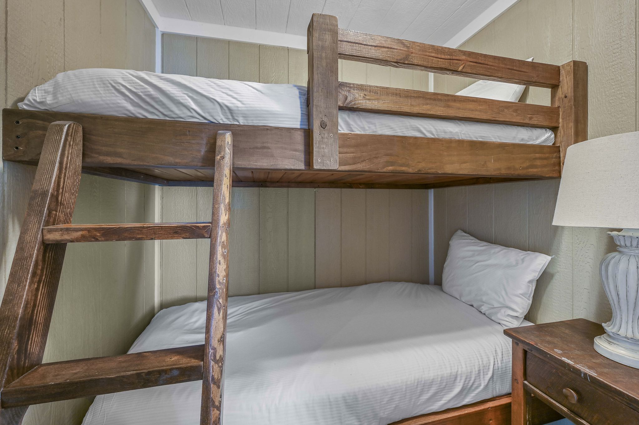 Leo's Hideaway Bunk Room