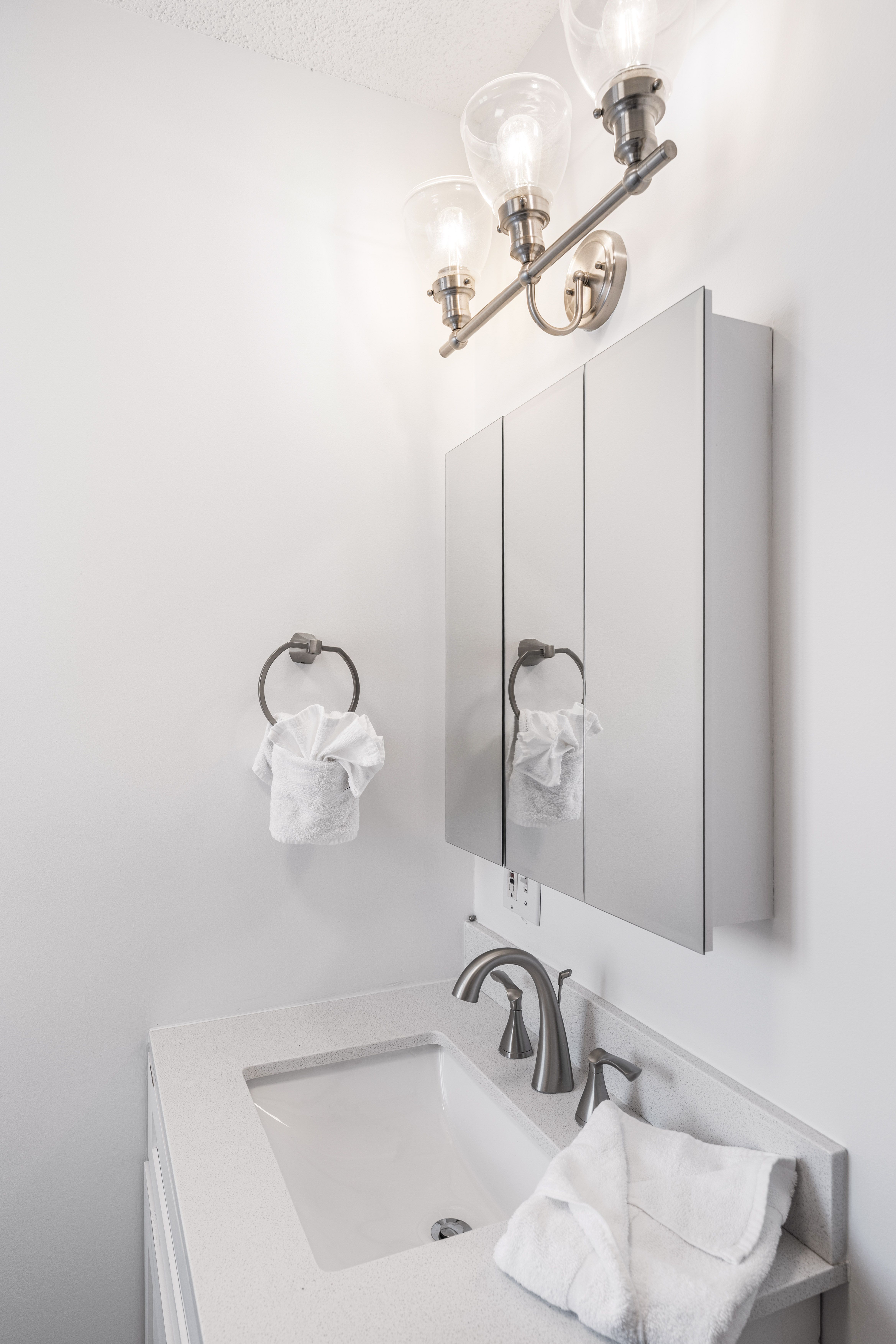 Leo_s Hideaway - Private bathroom