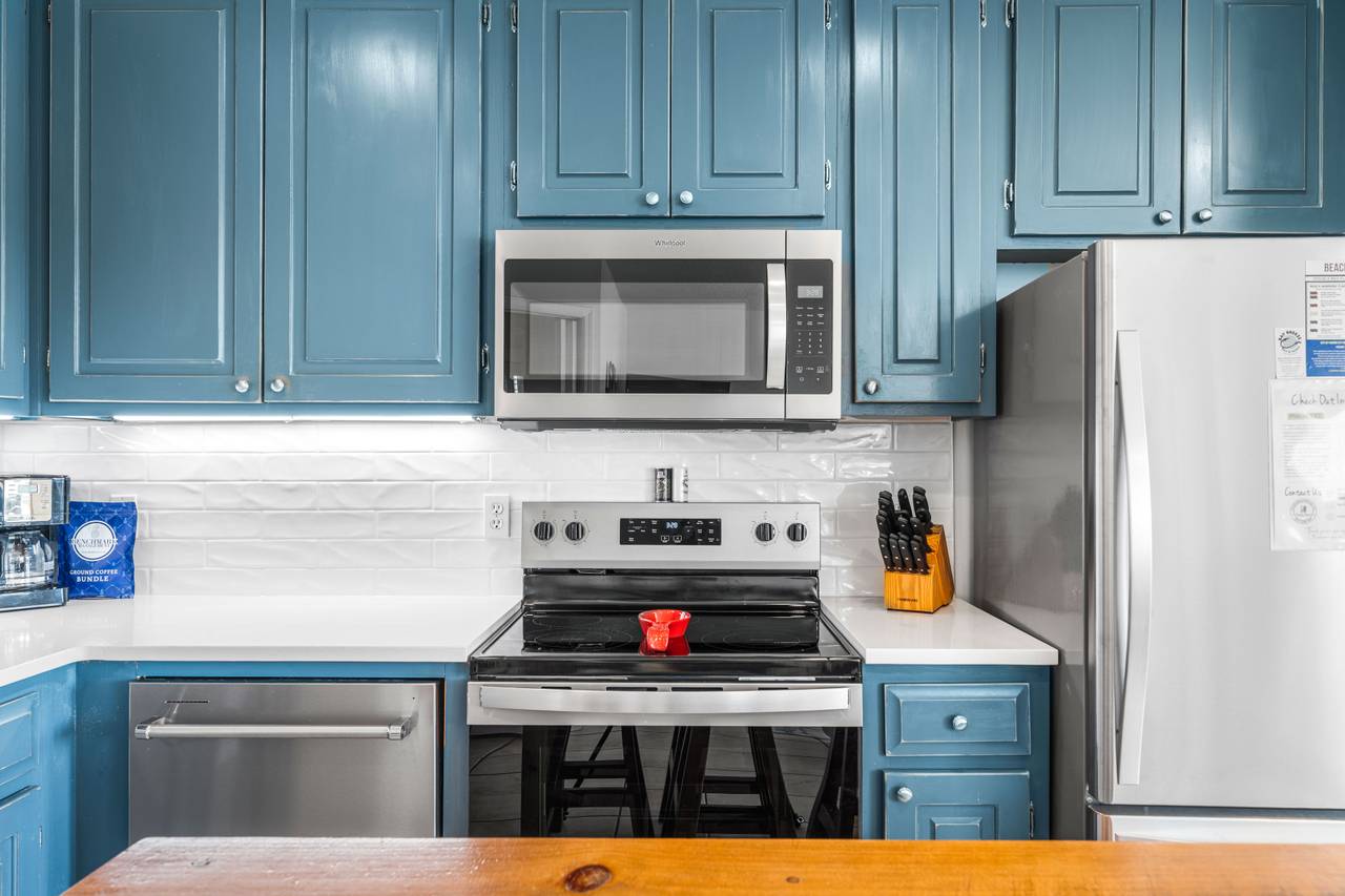 Leo_s Hideaway - Kitchen area Leo_s Hideaway - Kitchen area