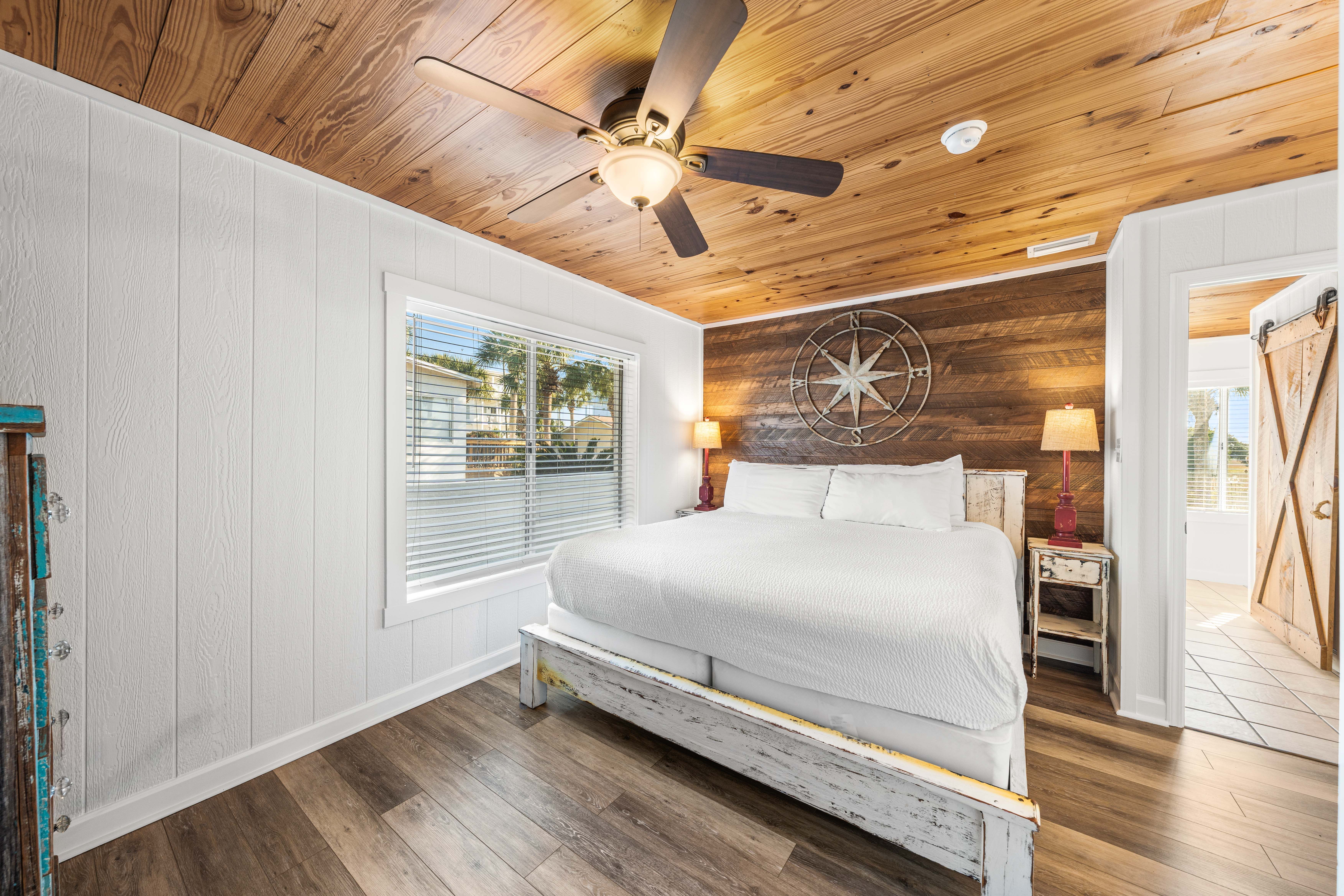 Leo_s Hideaway - Queen bedroom 2