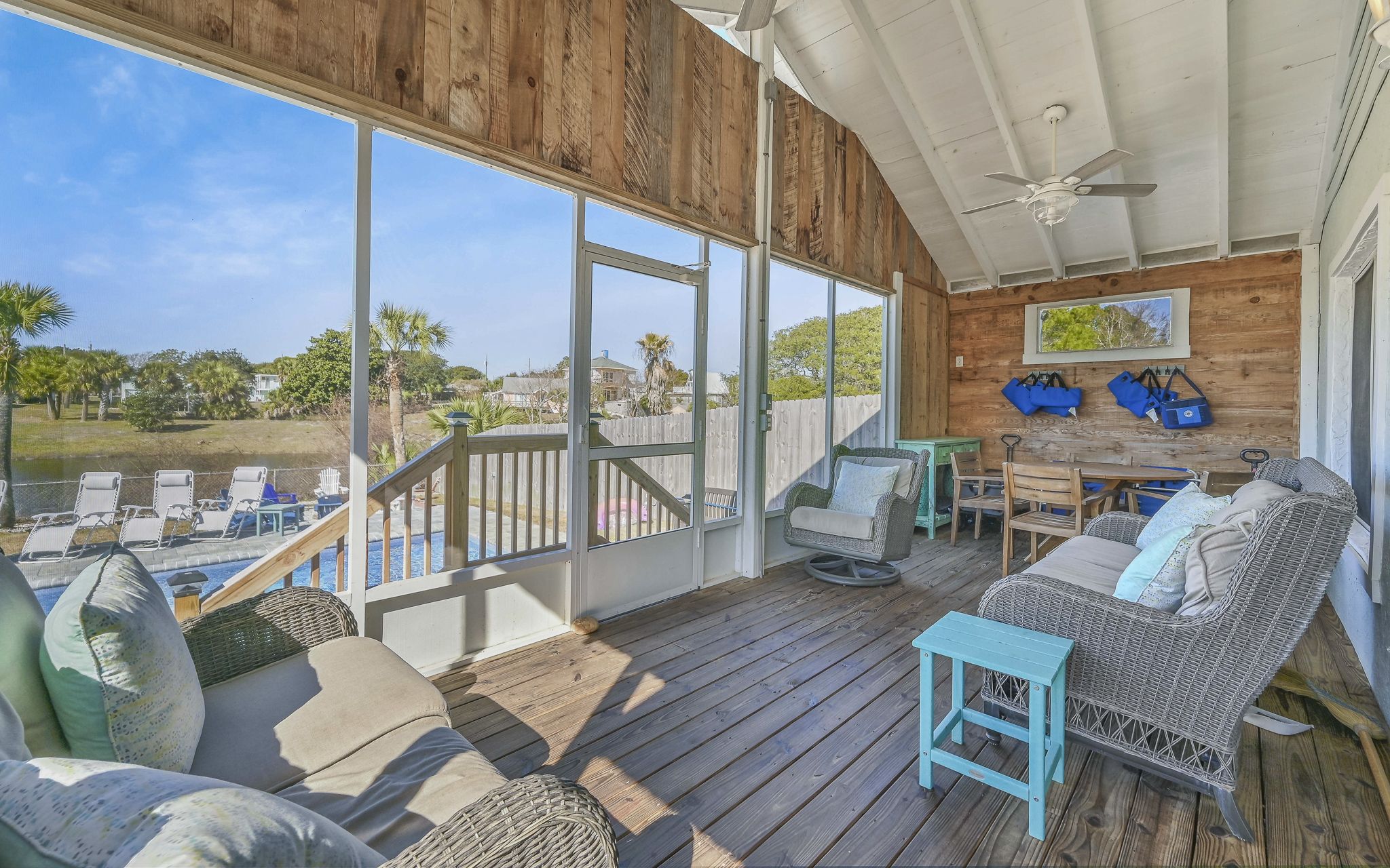 Leo's Hideaway Back Porch