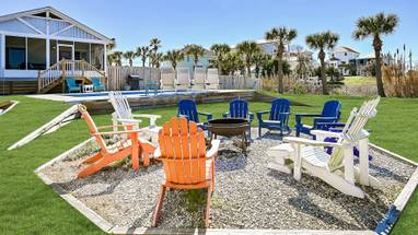 Leo's Hideaway Backyard Leo's Hideaway Backyard