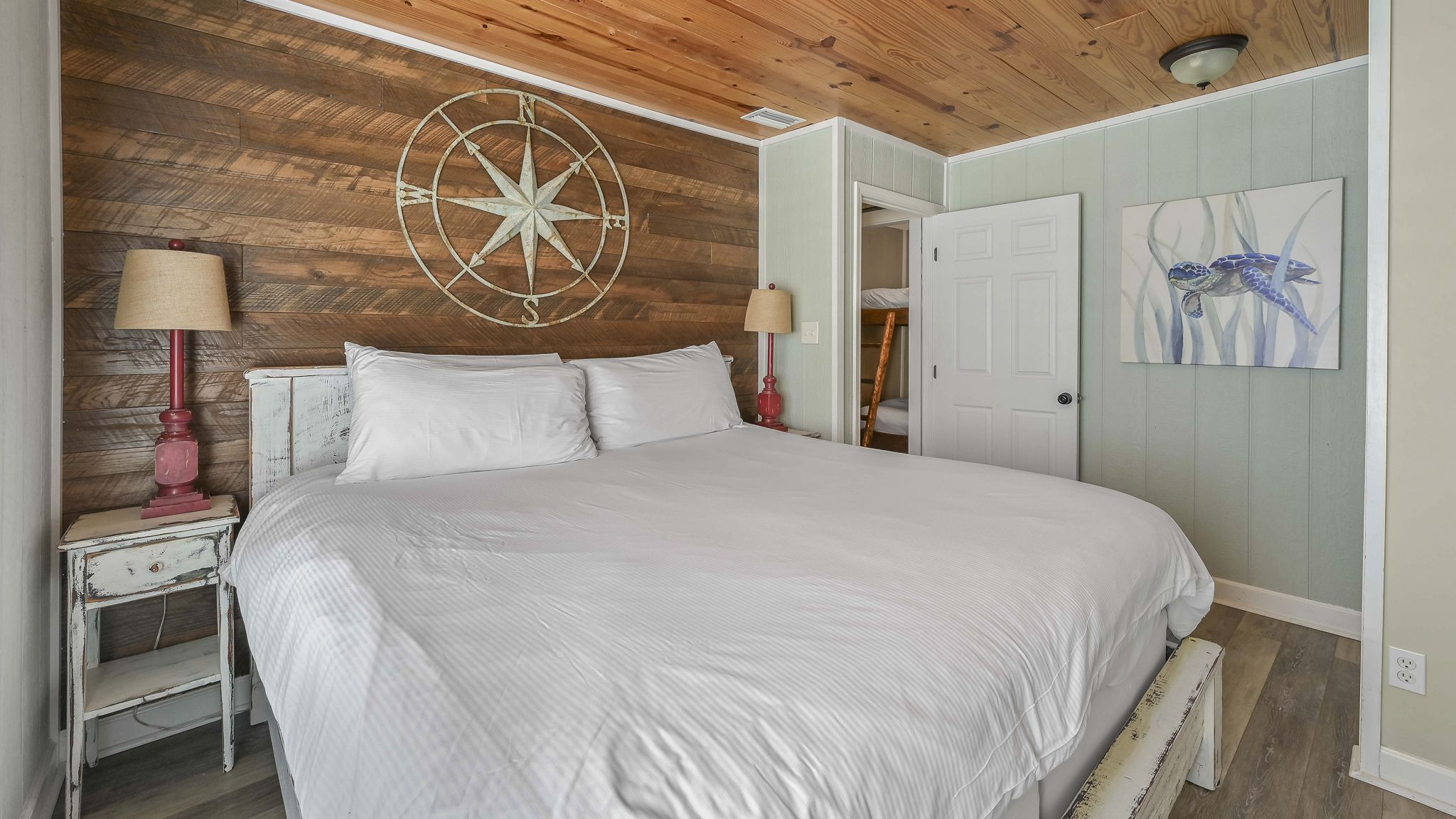 Leo's Hideaway Queen Bedroom