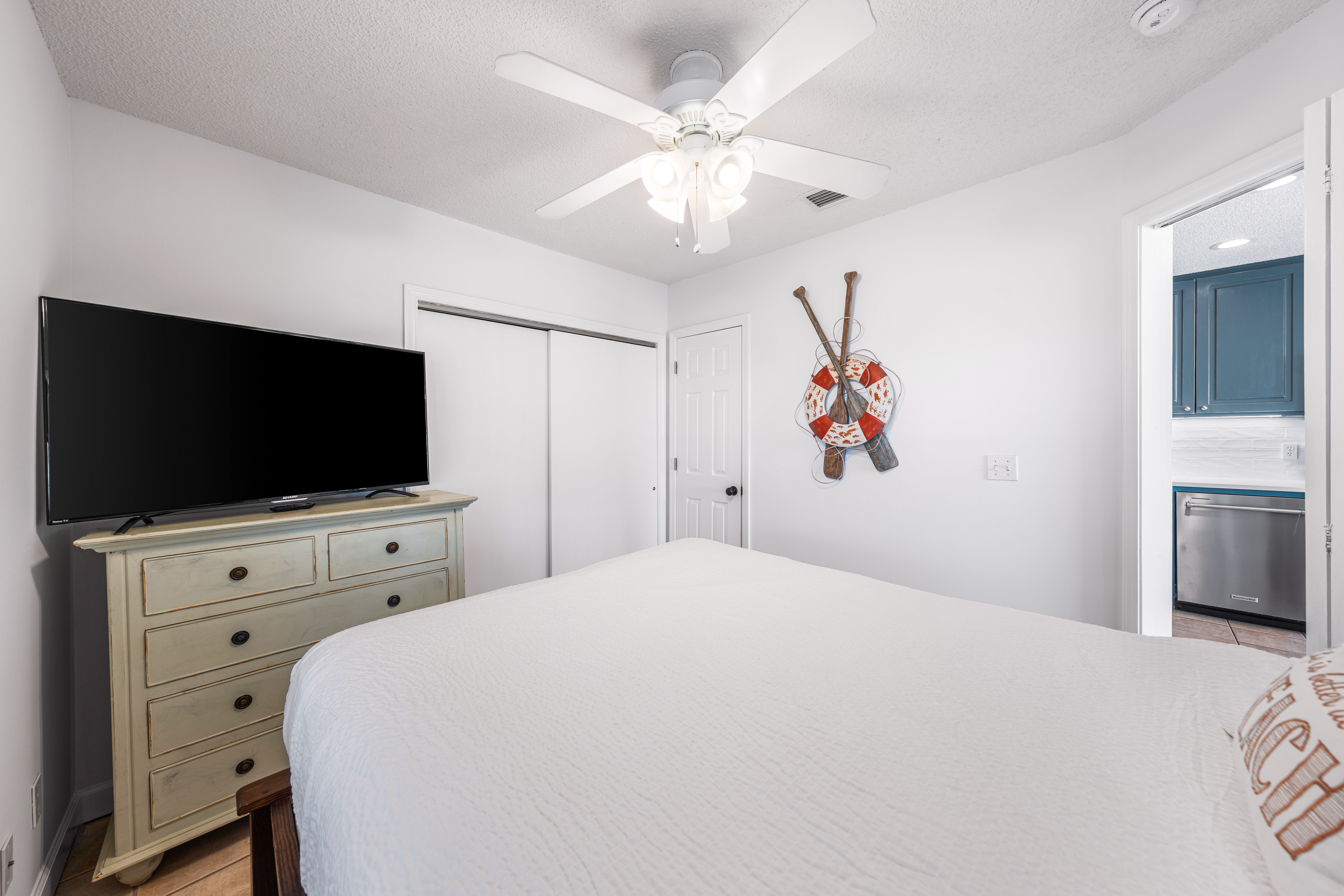 Leo_s Hideaway - King bedroom