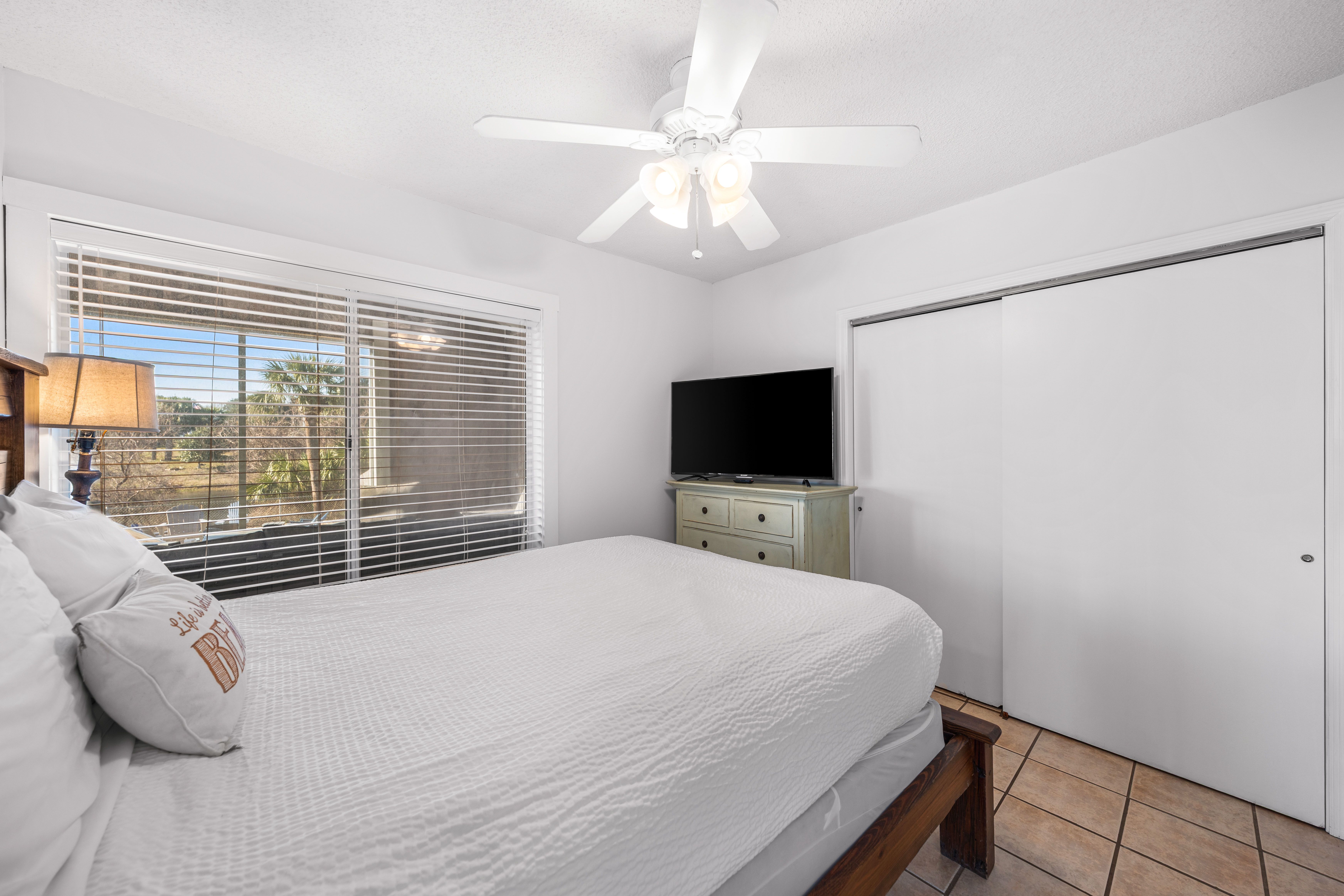 Leo_s Hideaway - King bedroom