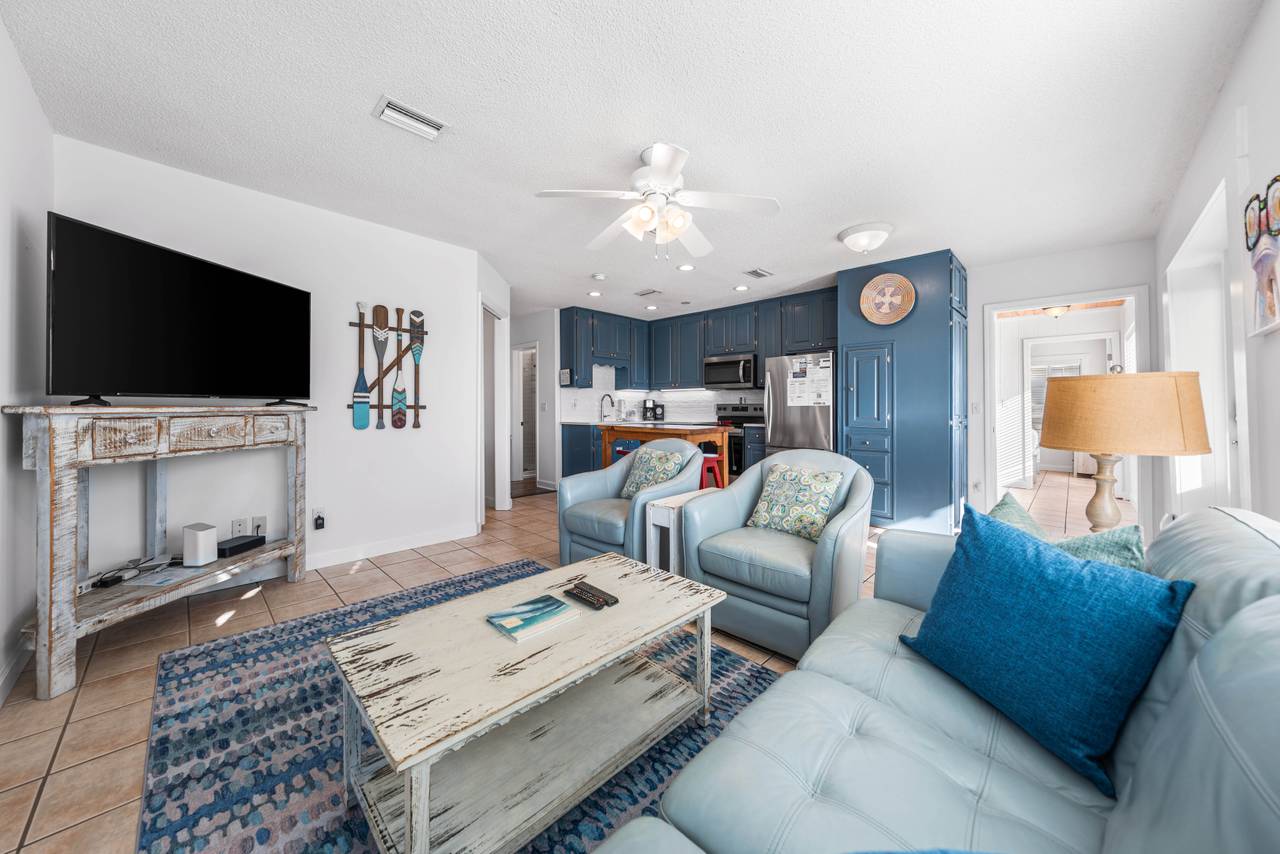 Leo_s Hideaway - Living area Leo_s Hideaway - Living area