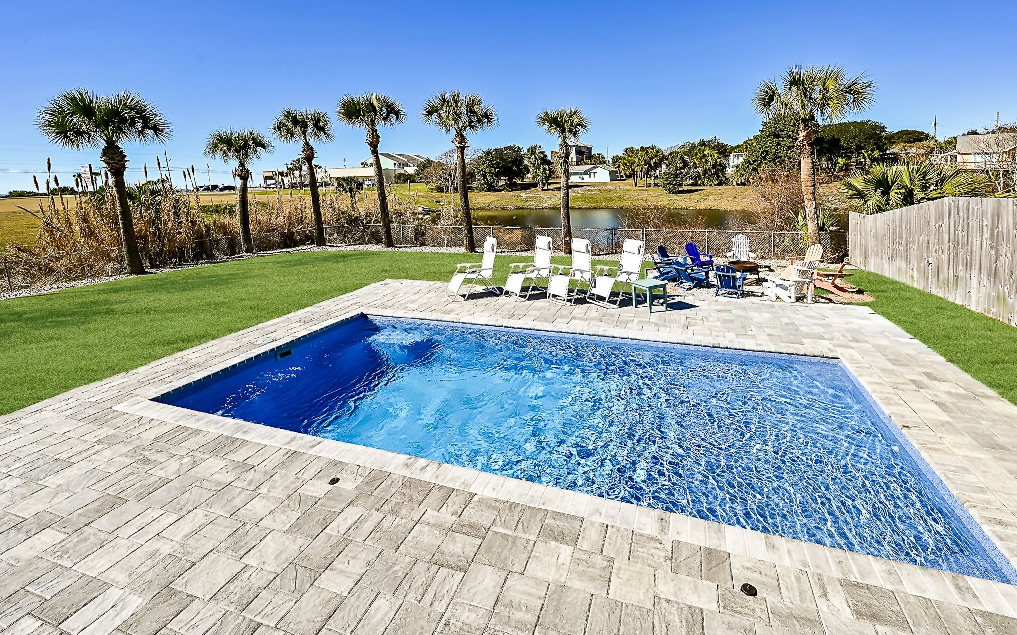 Leo's Hideaway Backyard and Pool