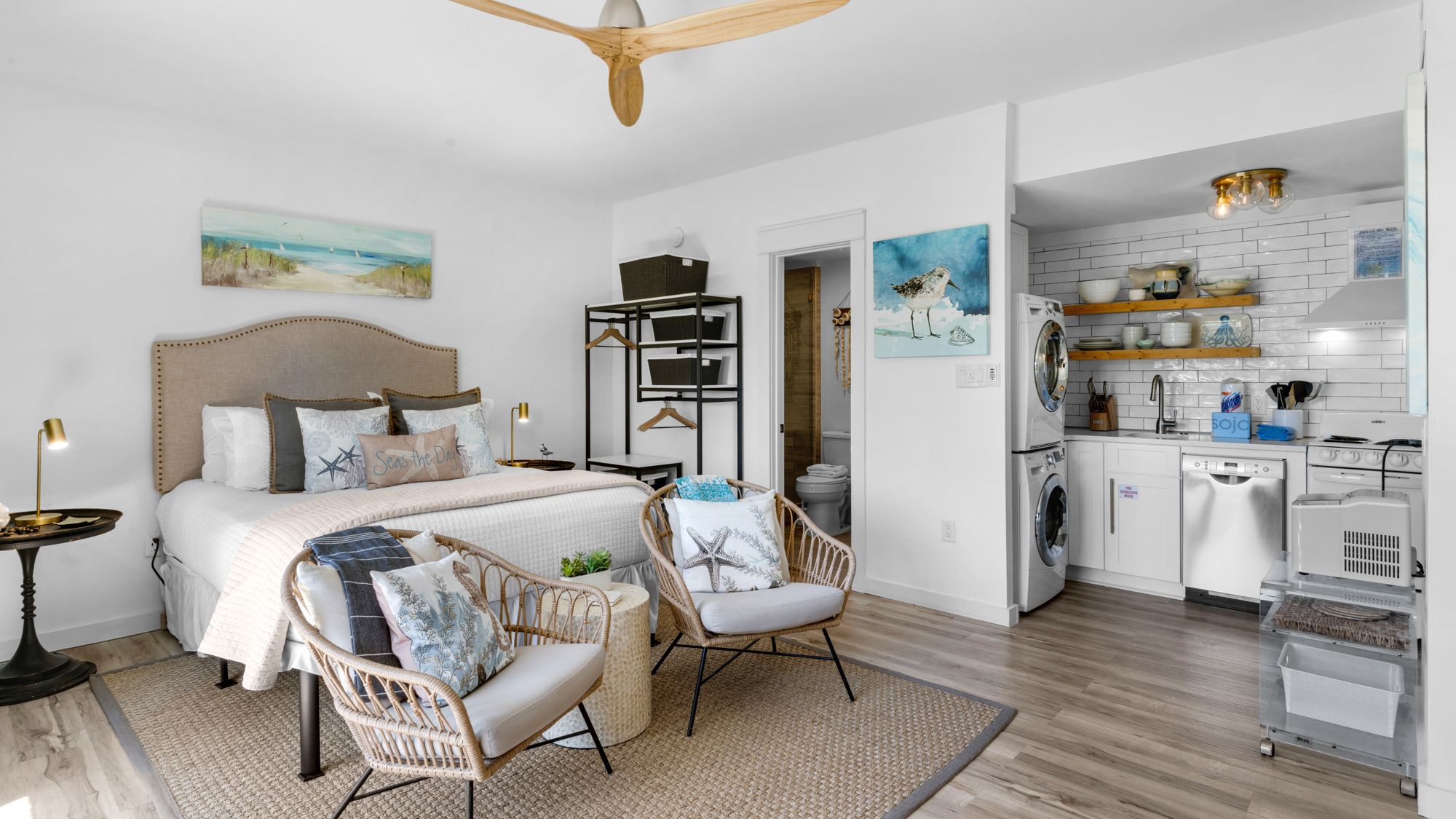 Emerald Hill 35 Bed & Kitchen Area