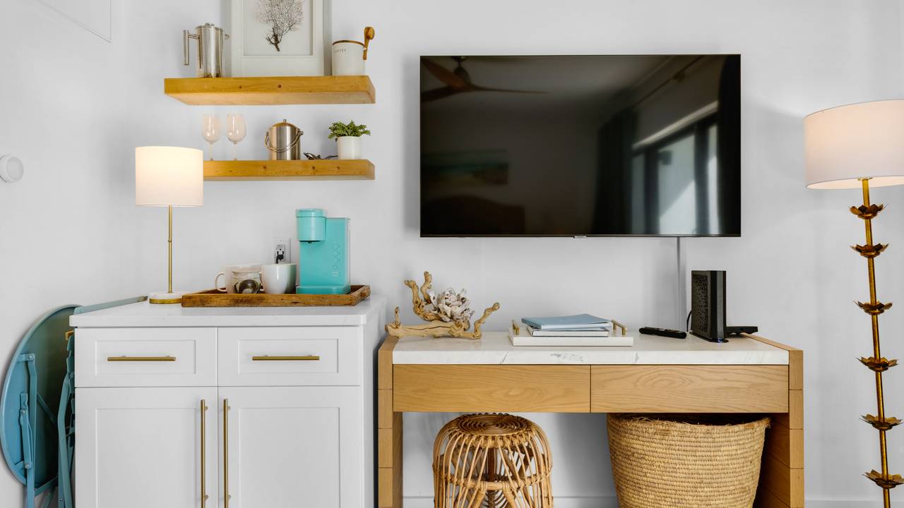 Emerald Hill 35 TV Emerald Hill 35 TV