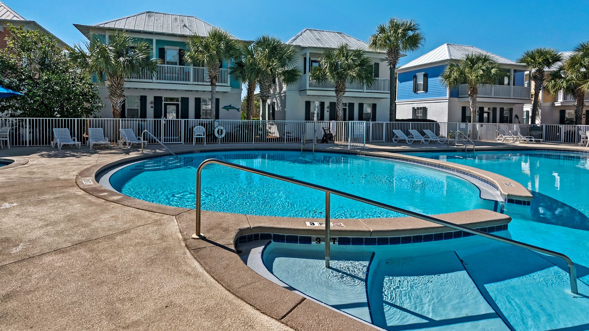 Bungalows at Seagrove Grounds and Amenities