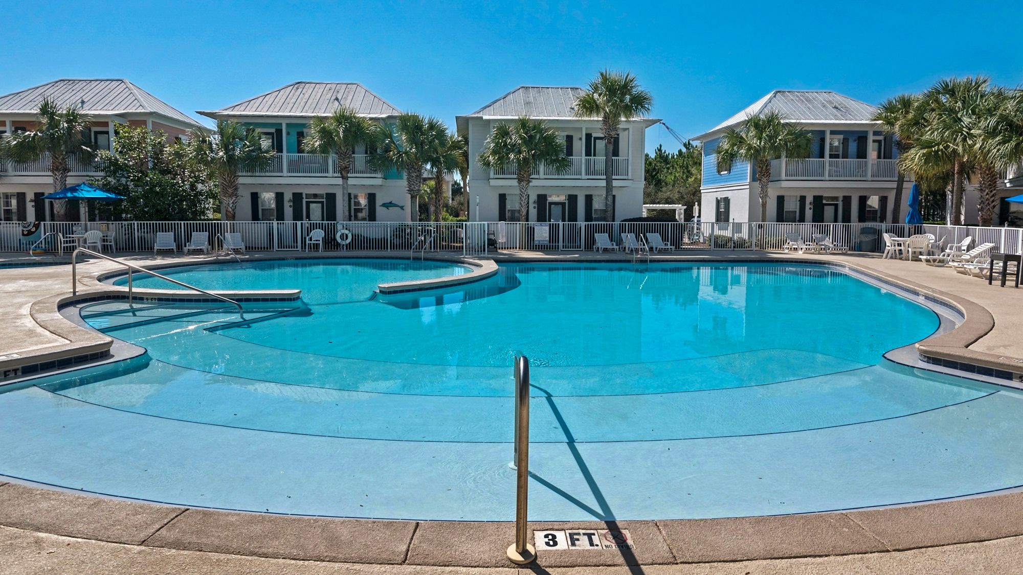 Bungalows at Seagrove Grounds and Amenities
