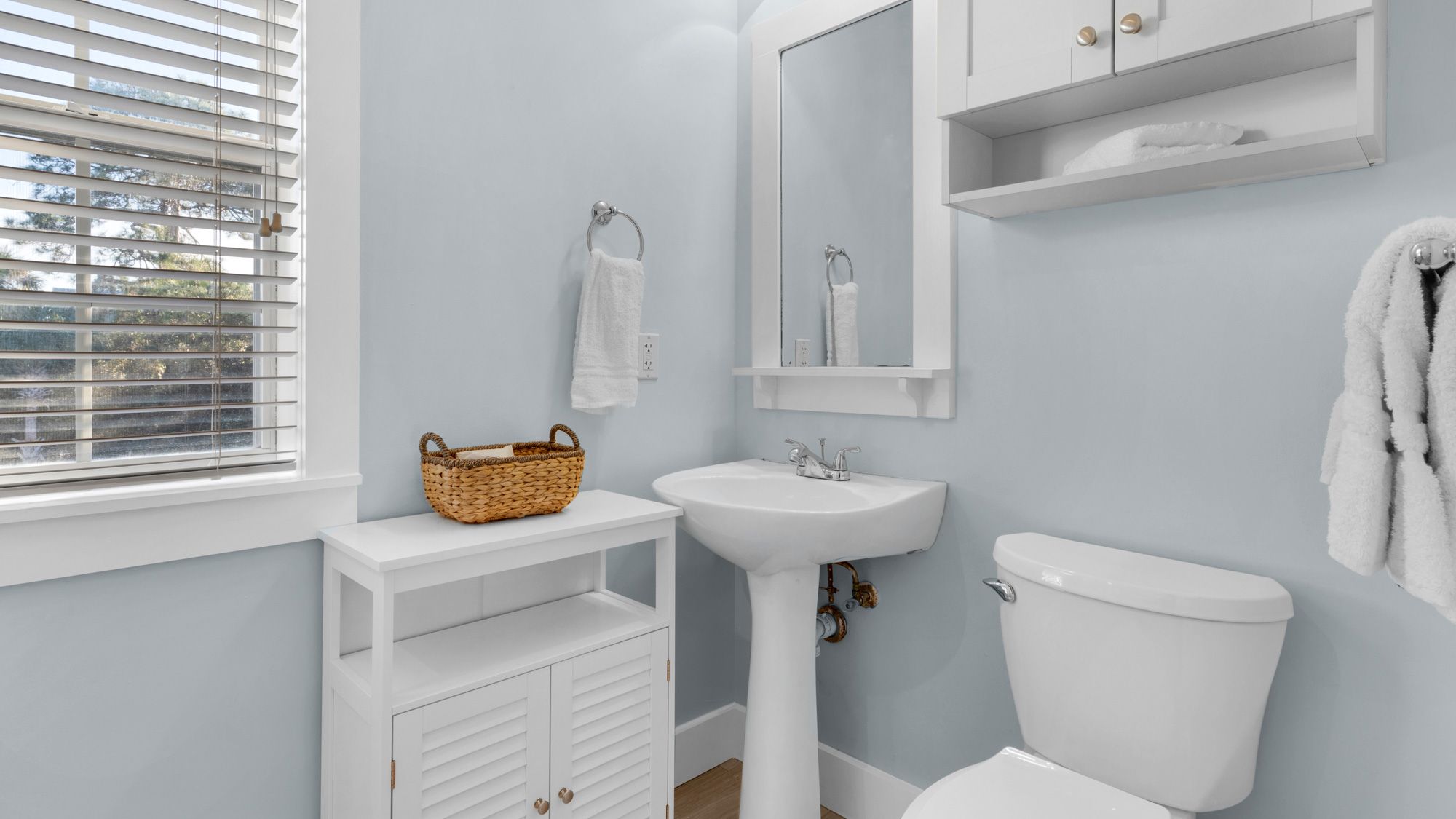 Salty Paws Bungalow Bathroom