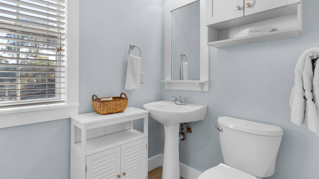 Salty Paws Bungalow Bathroom Salty Paws Bungalow Bathroom