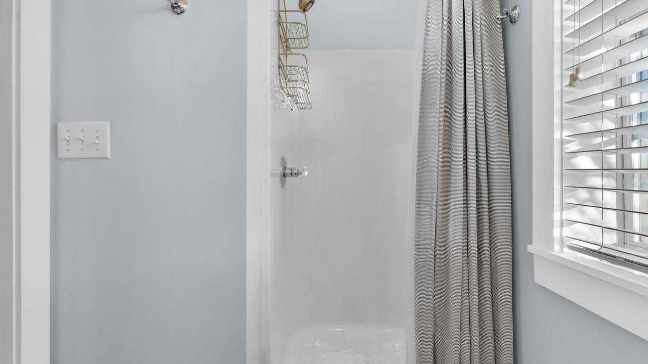 Salty Paws Bungalow Bathroom Salty Paws Bungalow Bathroom