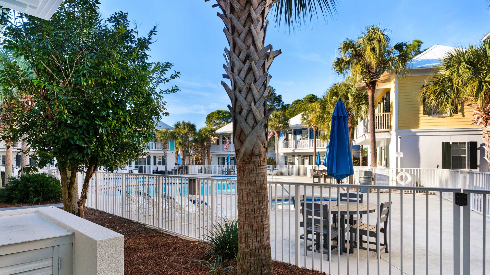 Salty Paws Bungalow View outside