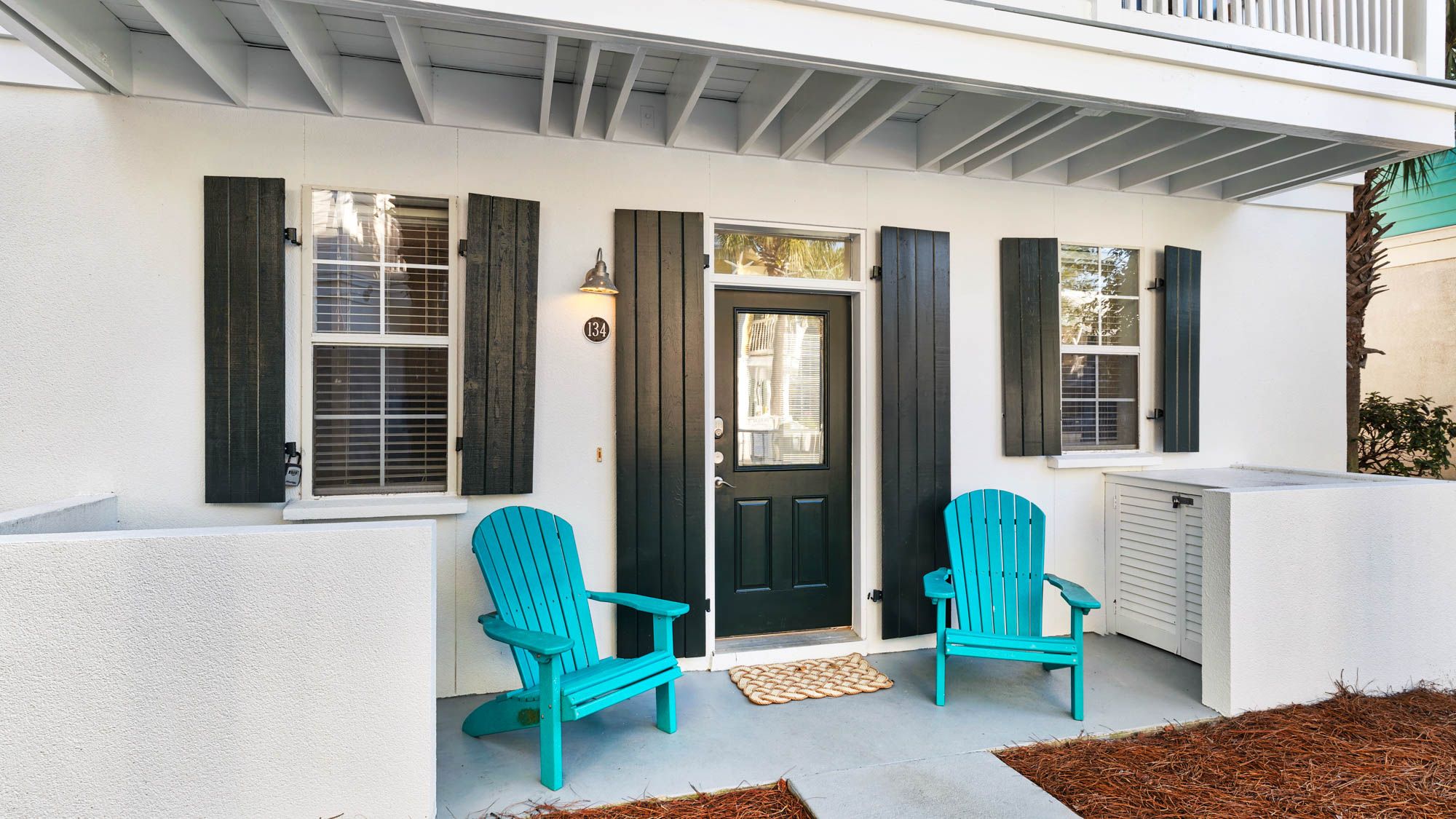 Salty Paws Bungalow Entry