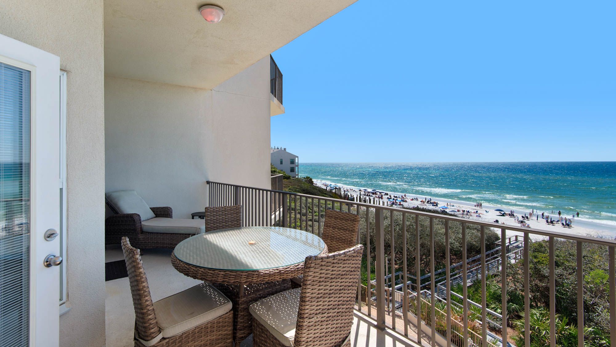 Legacy 304 - Balcony