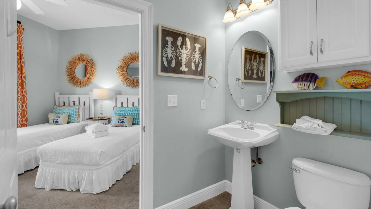 Legacy 304 - Guest Bedroom & Bathroom Legacy 304 - Guest Bedroom & Bathroom