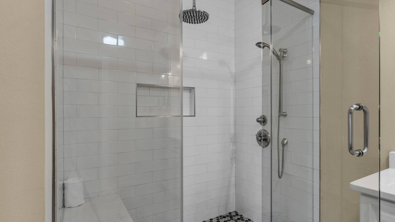 PO221 Bathroom PO221 Bathroom