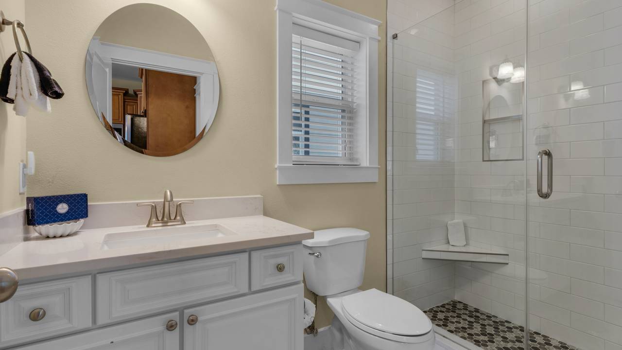 PO221 Bathroom PO221 Bathroom