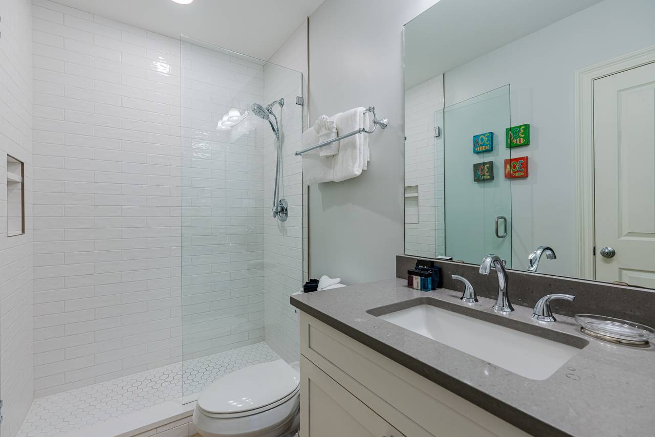 Legacy 402 - Flemingo's Paradise Legacy 402 - Flemingo's Paradise