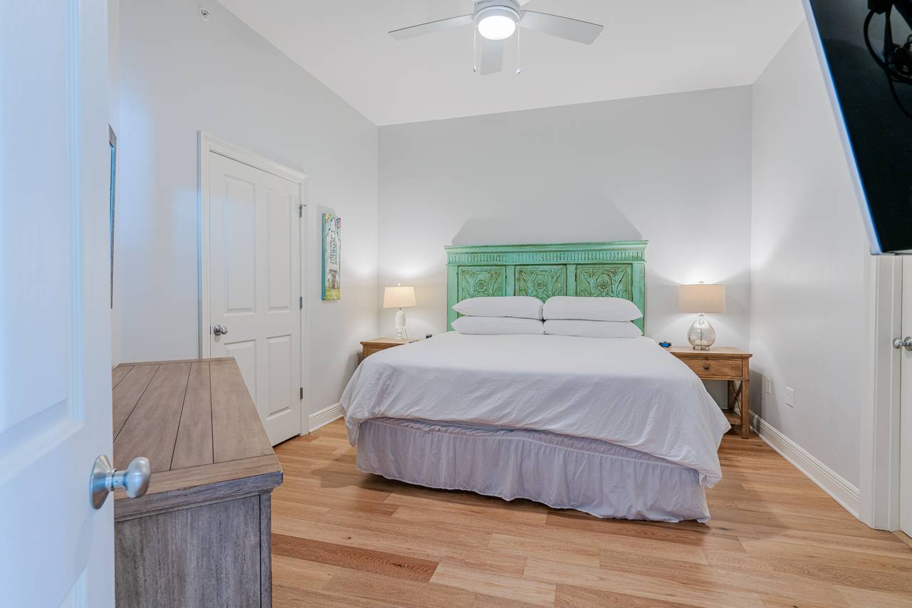 Legacy 402 - Flemingo's Paradise Legacy 402 - Flemingo's Paradise