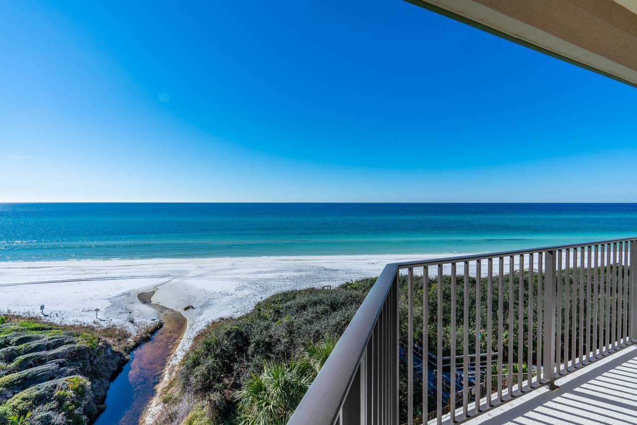 Legacy 402 - Flemingo's Paradise Legacy 402 - Flemingo's Paradise