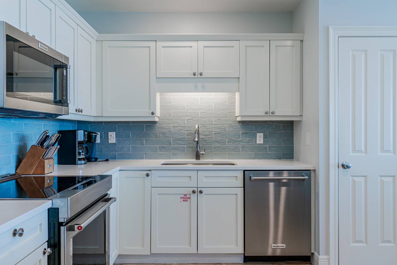 Legacy 402 - Flemingo's Paradise Legacy 402 - Flemingo's Paradise