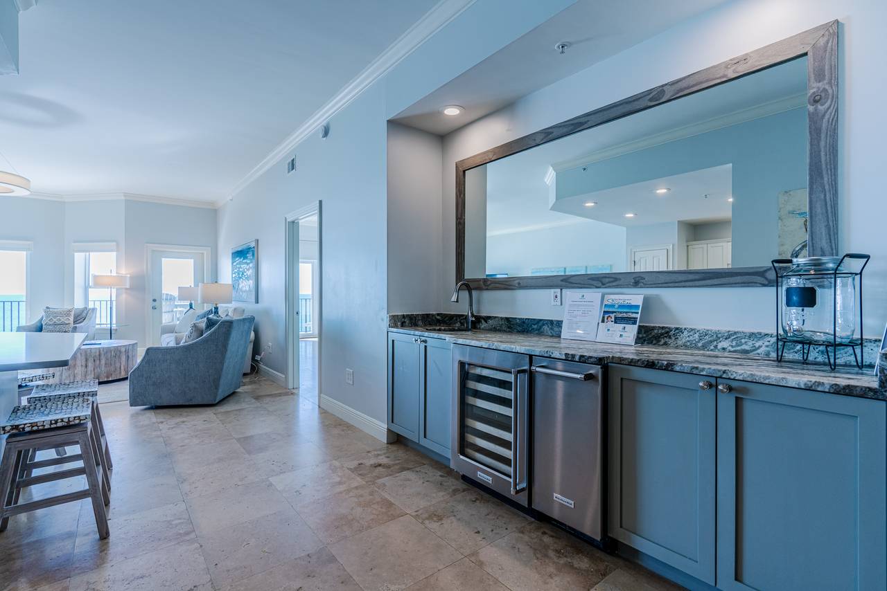 Legacy 402 - Flemingo's Paradise Legacy 402 - Flemingo's Paradise