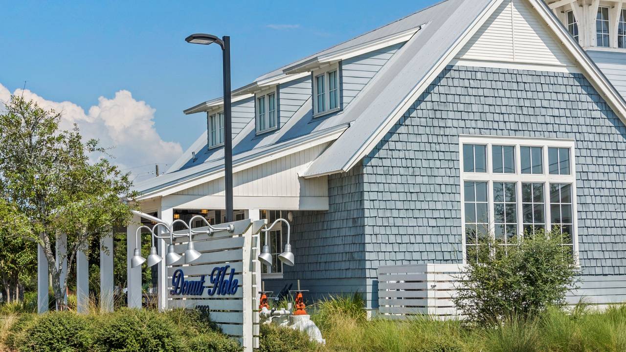 30Avenue Grounds & Amenities 30Avenue Grounds & Amenities