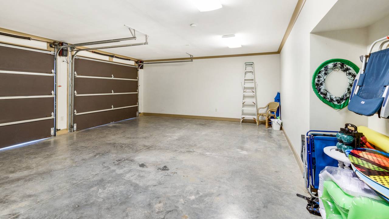 Tranquility at a la Paix Garage Tranquility at a la Paix Garage