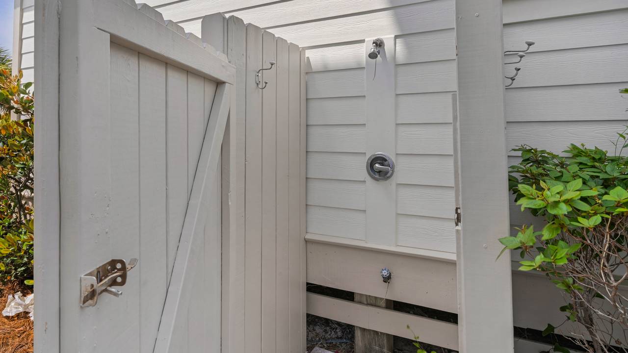 LCHIL Outdoor Shower LCHIL Outdoor Shower