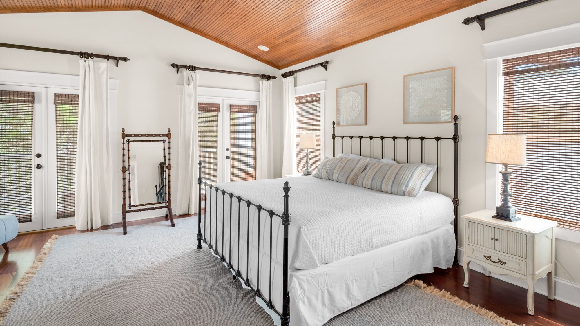 License to Chill 2nd Floor King Bedroom