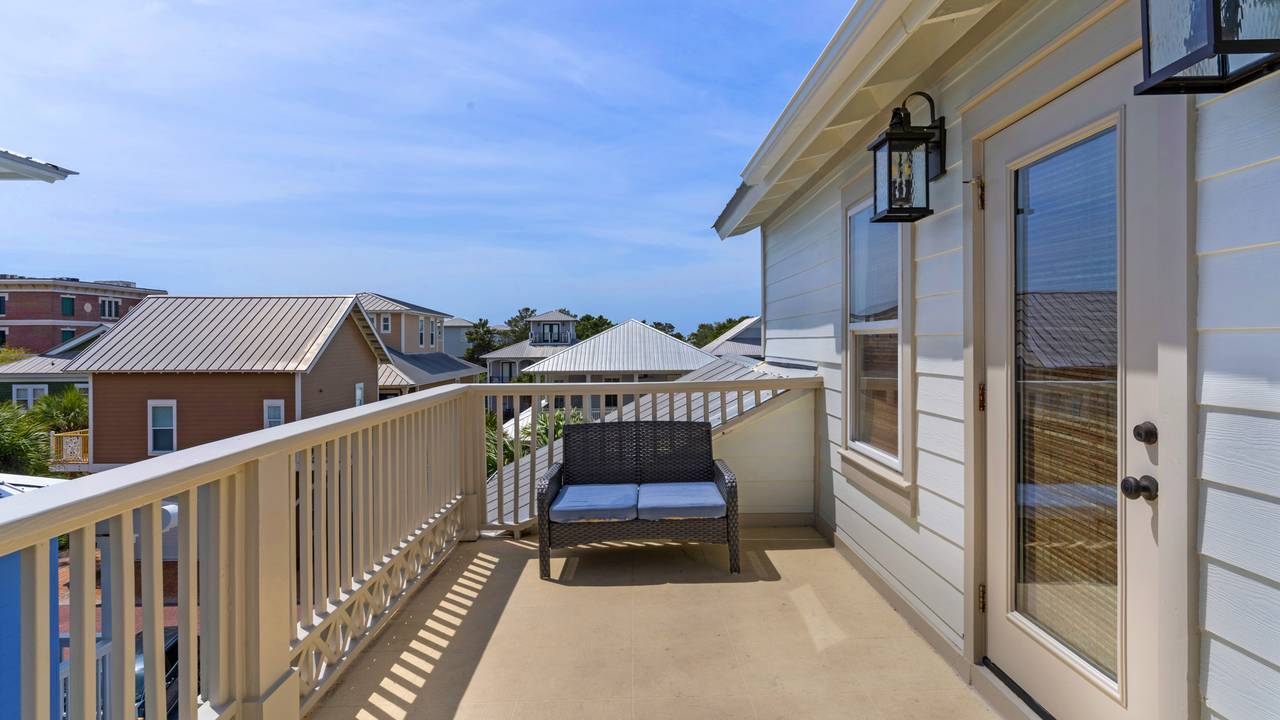 LCHIL Balcony LCHIL Balcony