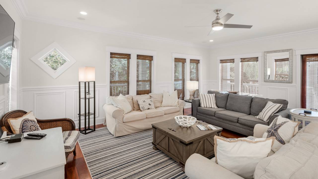 License to Chill Main Living Area License to Chill Main Living Area