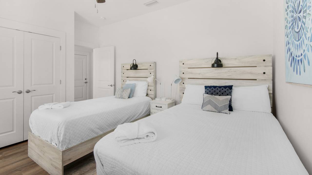 128 Sea Breeze Circle Guest Bedroom with Twin and Full 128 Sea Breeze Circle Guest Bedroom with Twin and Full