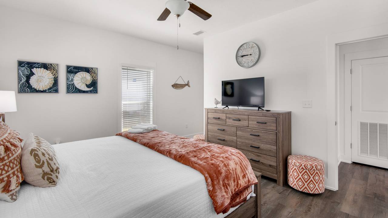 128 Sea Breeze Circle King Master Bedroom 128 Sea Breeze Circle King Master Bedroom