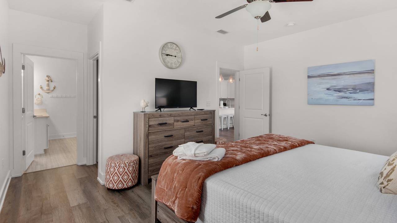 128 Sea Breeze Circle King Master Bedroom 128 Sea Breeze Circle King Master Bedroom