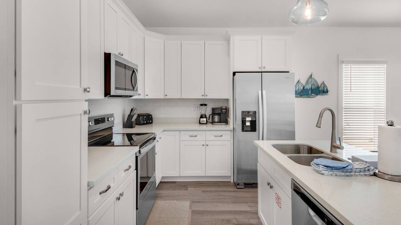 128 Sea Breeze Circle Kitchen 128 Sea Breeze Circle Kitchen