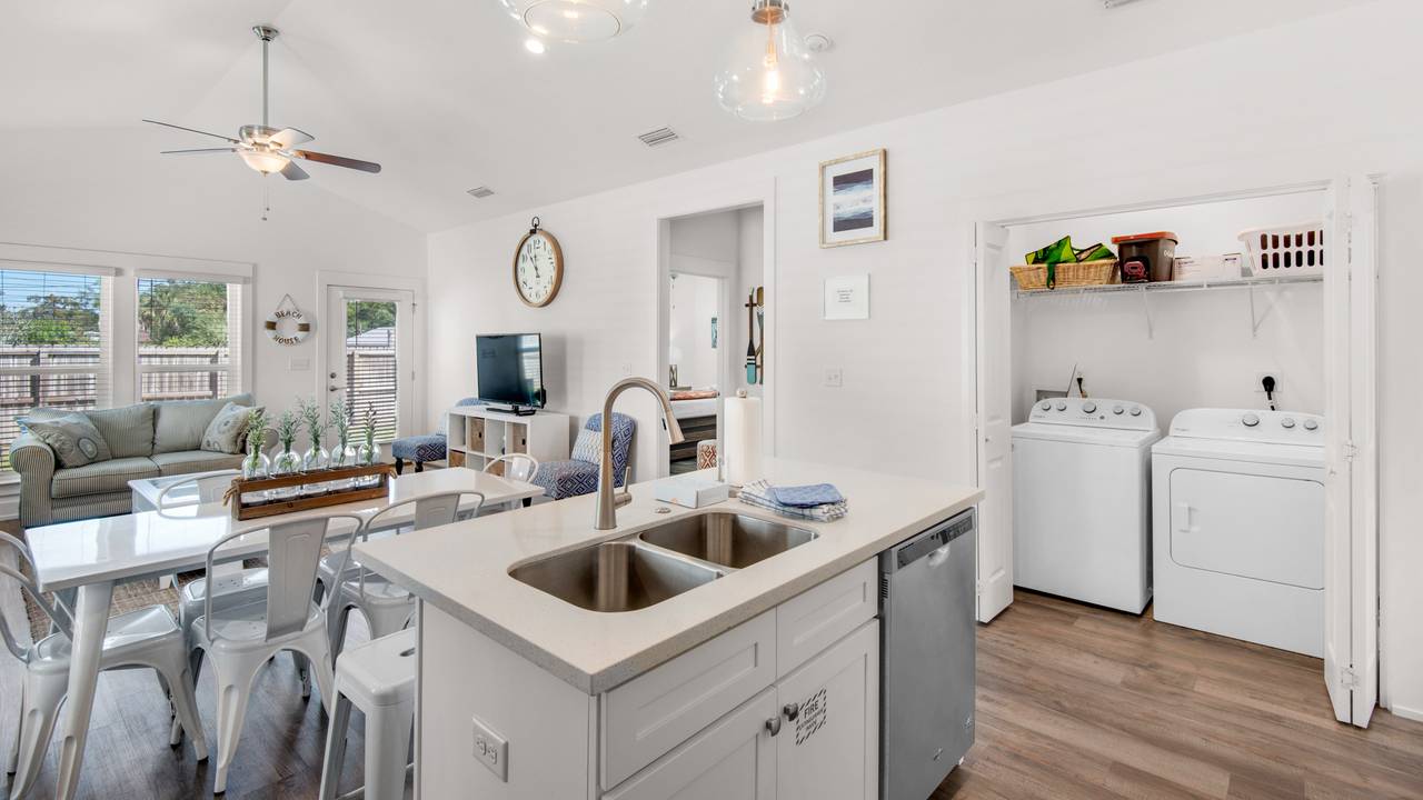 128 Sea Breeze Circle Kitchen 128 Sea Breeze Circle Kitchen