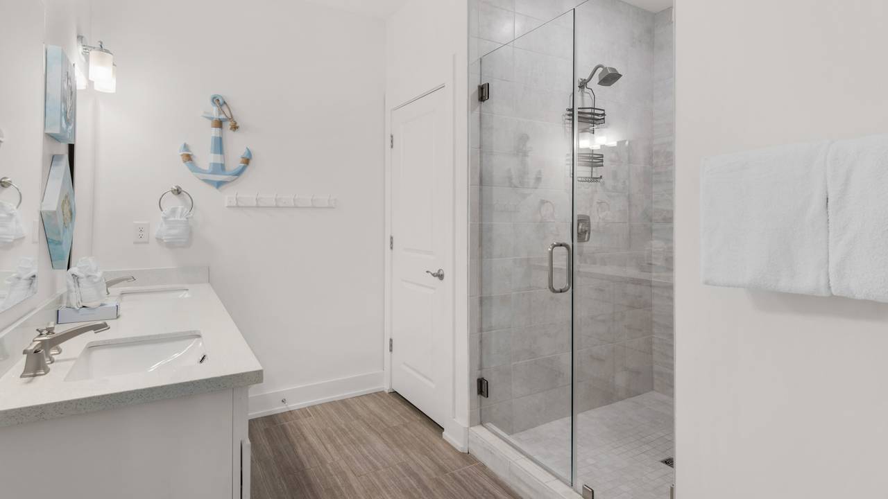 128 Sea Breeze Circle Master Bathroom 128 Sea Breeze Circle Master Bathroom