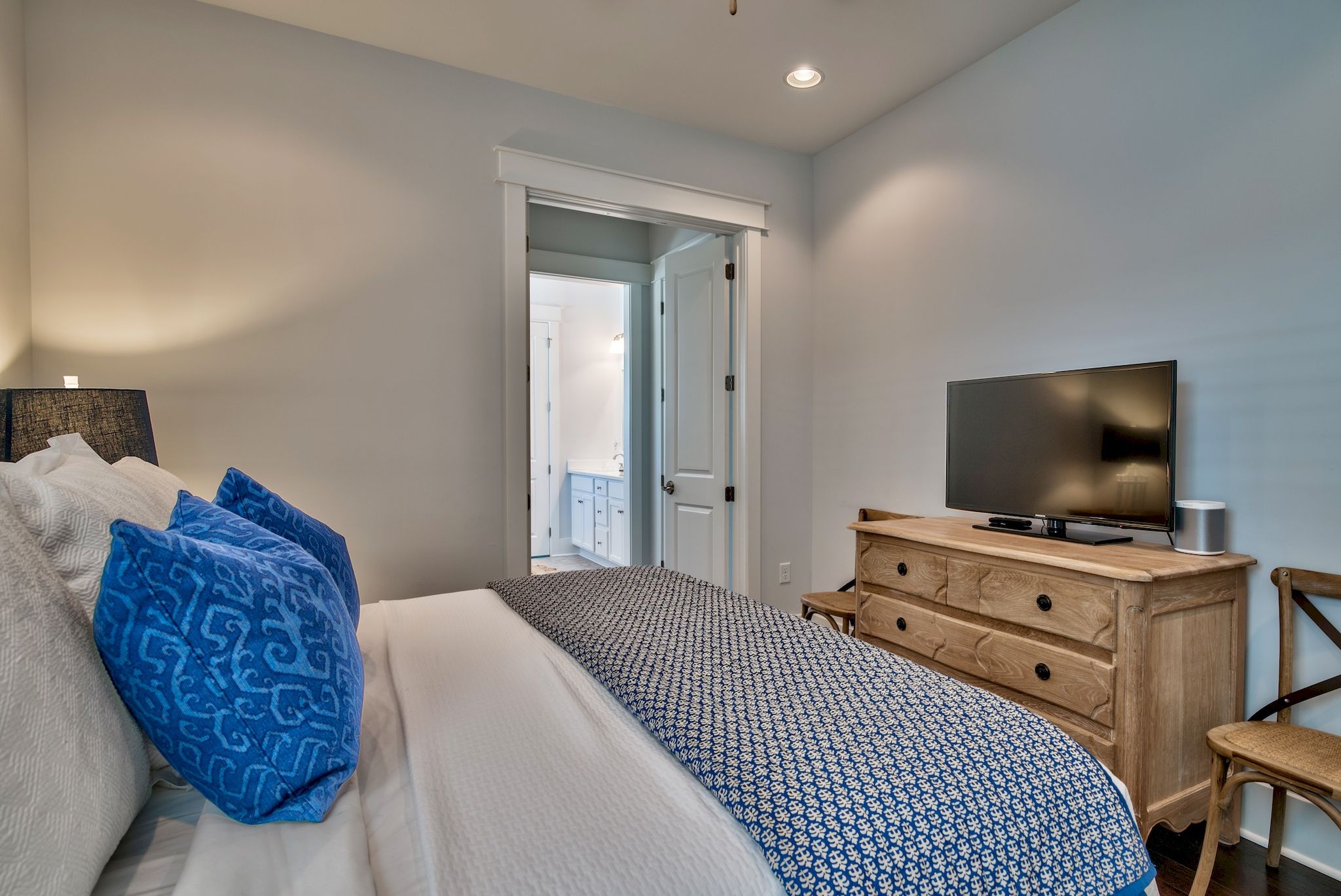 Cest La Vie 1st Floor King Bedroom